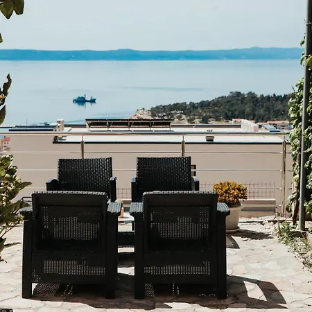 Dany - Free Parking * Makarska