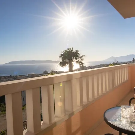 Dany - Free Parking * Makarska