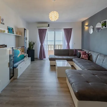 Dany - Free Parking Daire Makarska