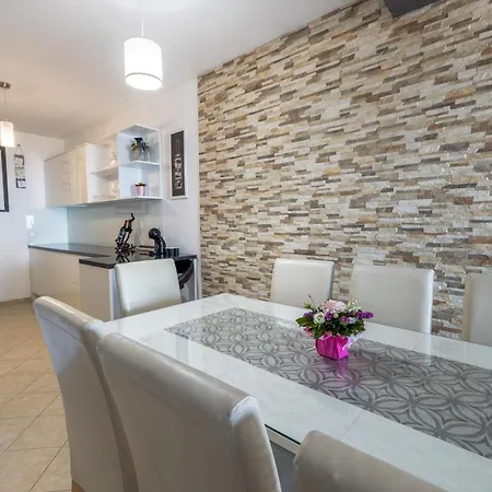 Dany - Free Parking Apartman *