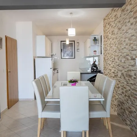 Dany - Free Parking *