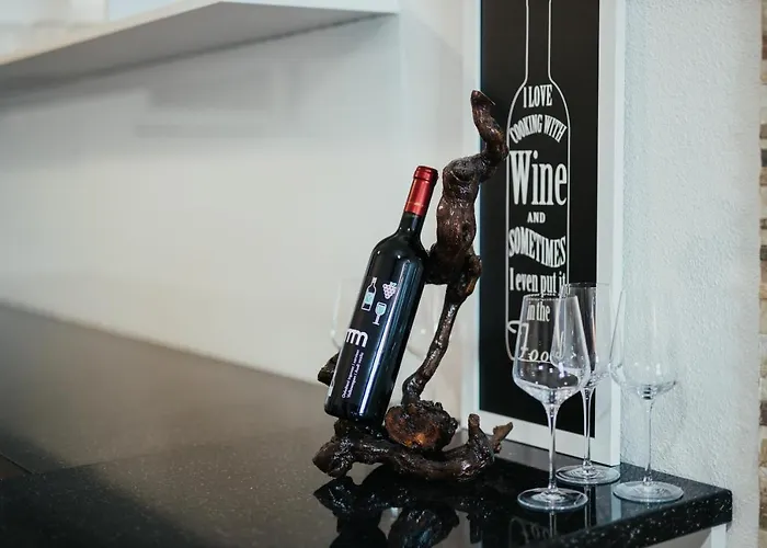 Dany - Free Parking Makarska