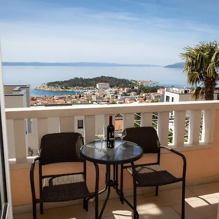 Dany - Free Parking Makarska