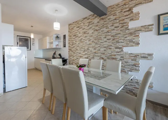 Dany - Free Parking Apartament *